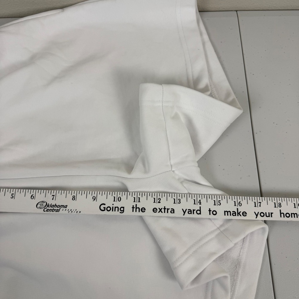 ON Cloud Club Shorts Womens Medium White Pockets Running 1W10740069 NEW - Picture 9 of 10